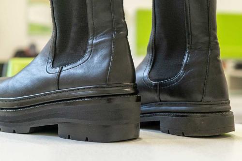 Schuhzurichtung an Konfektionsschuhen: Schuherhöhung